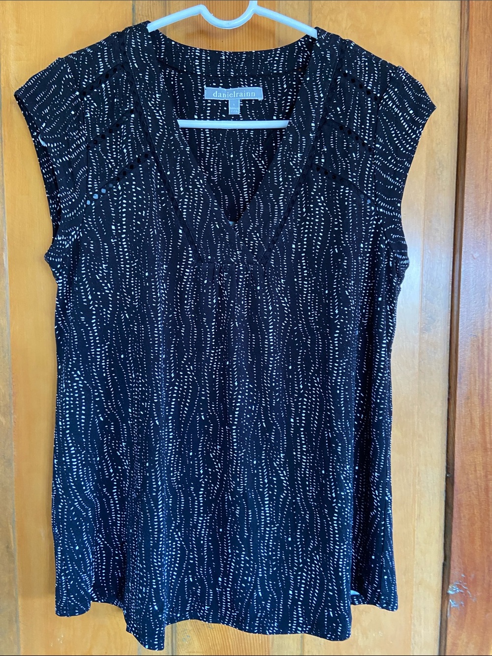 Daniel Rainn Black V-Neck Cap-Sleeve Dot-Print Tunic